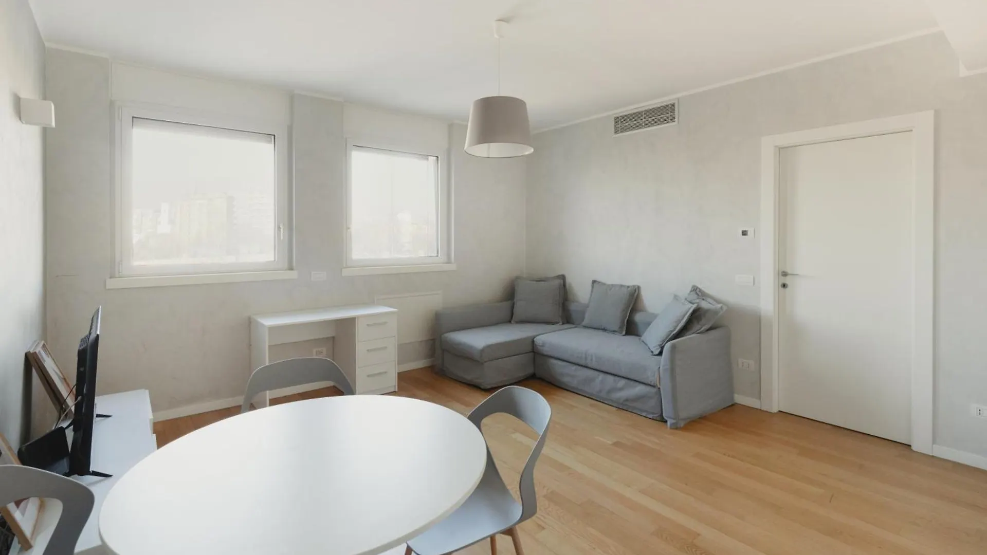Gohost - Modern Apartments With Private Terrace Near Duomo Mailand