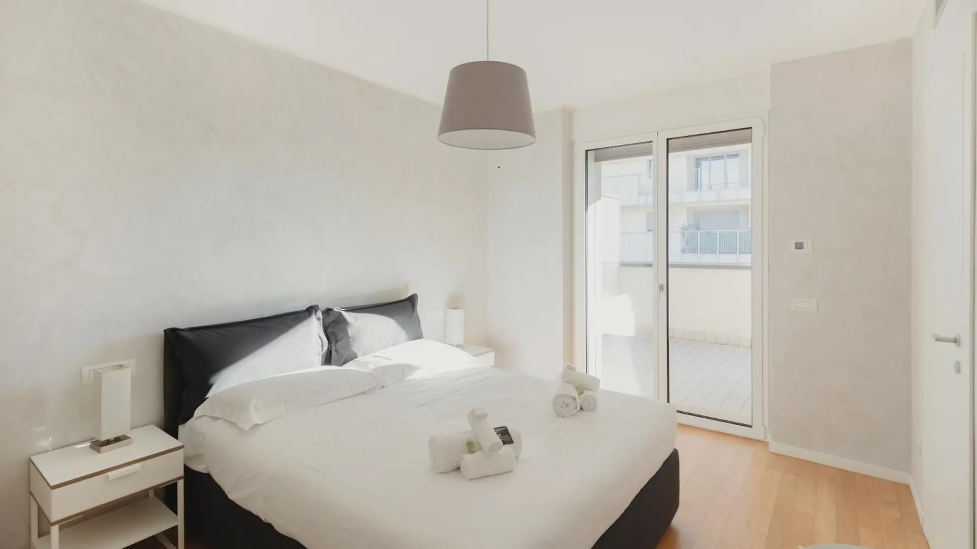 Gohost - Modern Apartments With Private Terrace Near Duomo Mailand