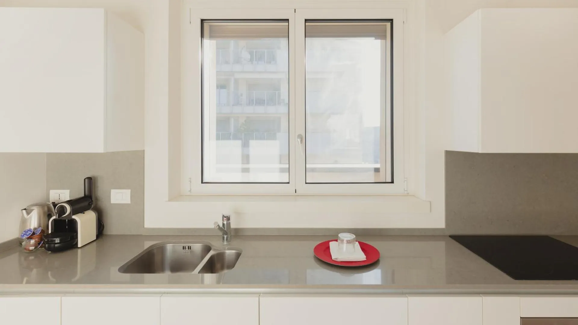 Gohost - Modern Apartments With Private Terrace Near Duomo Mailand 0*,  Italien