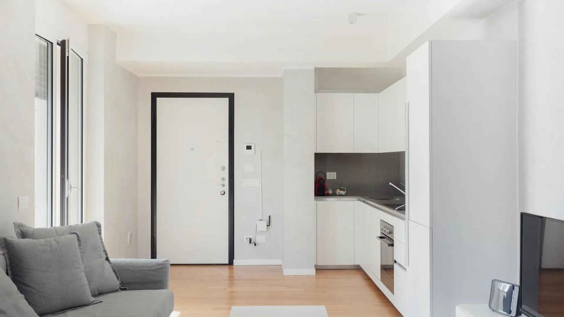 Gohost - Modern Apartments With Private Terrace Near Duomo Mailand