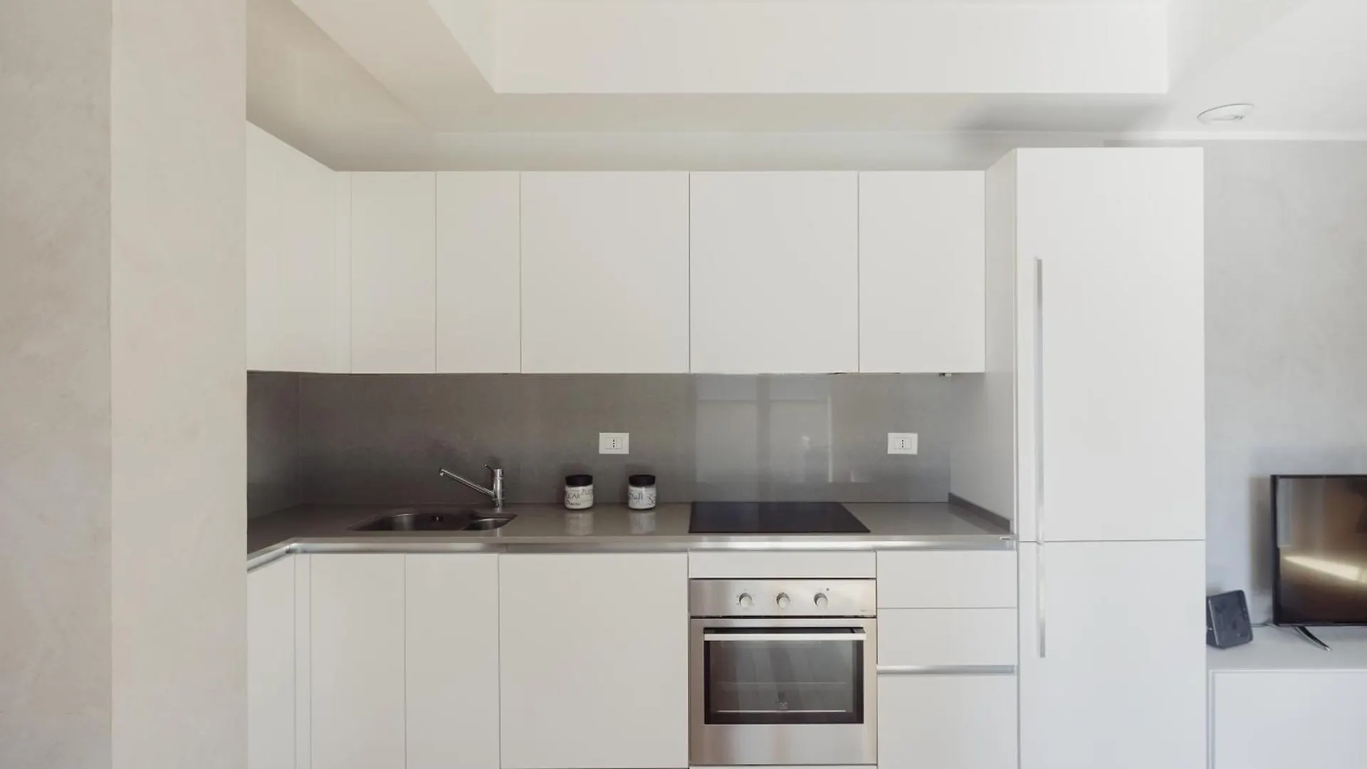 Gohost - Modern Apartments With Private Terrace Near Duomo Mailand Italien