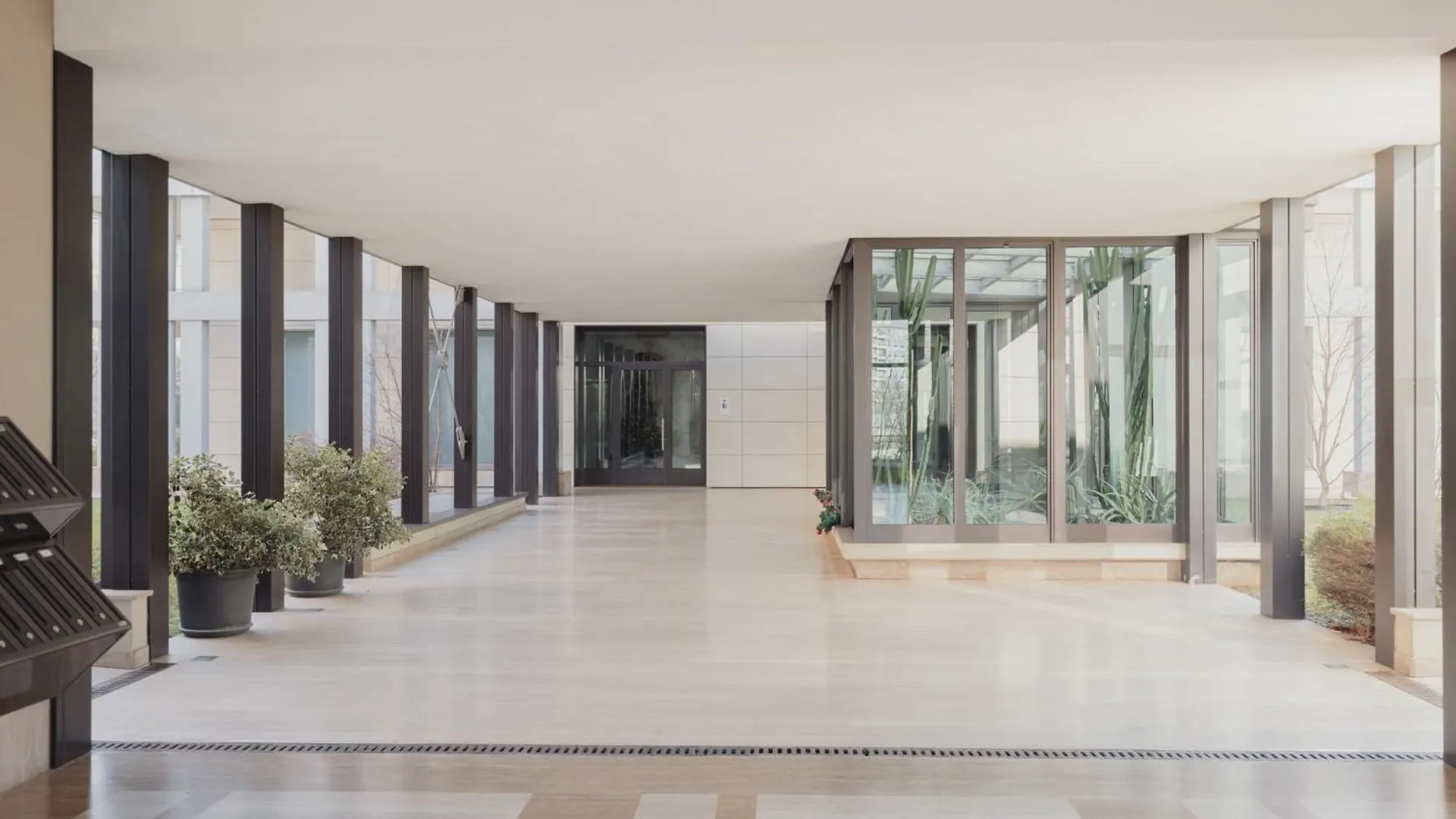 Gohost - Modern Apartments With Private Terrace Near Duomo Mailand