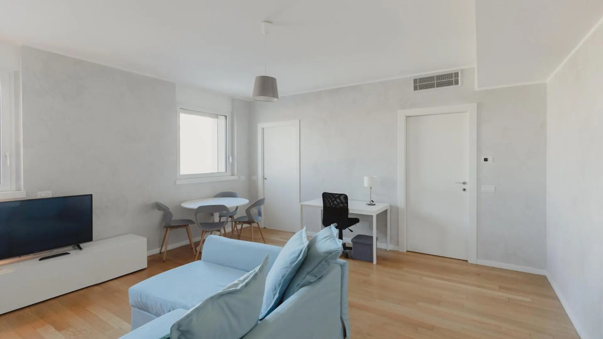 Gohost - Modern Apartments With Private Terrace Near Duomo