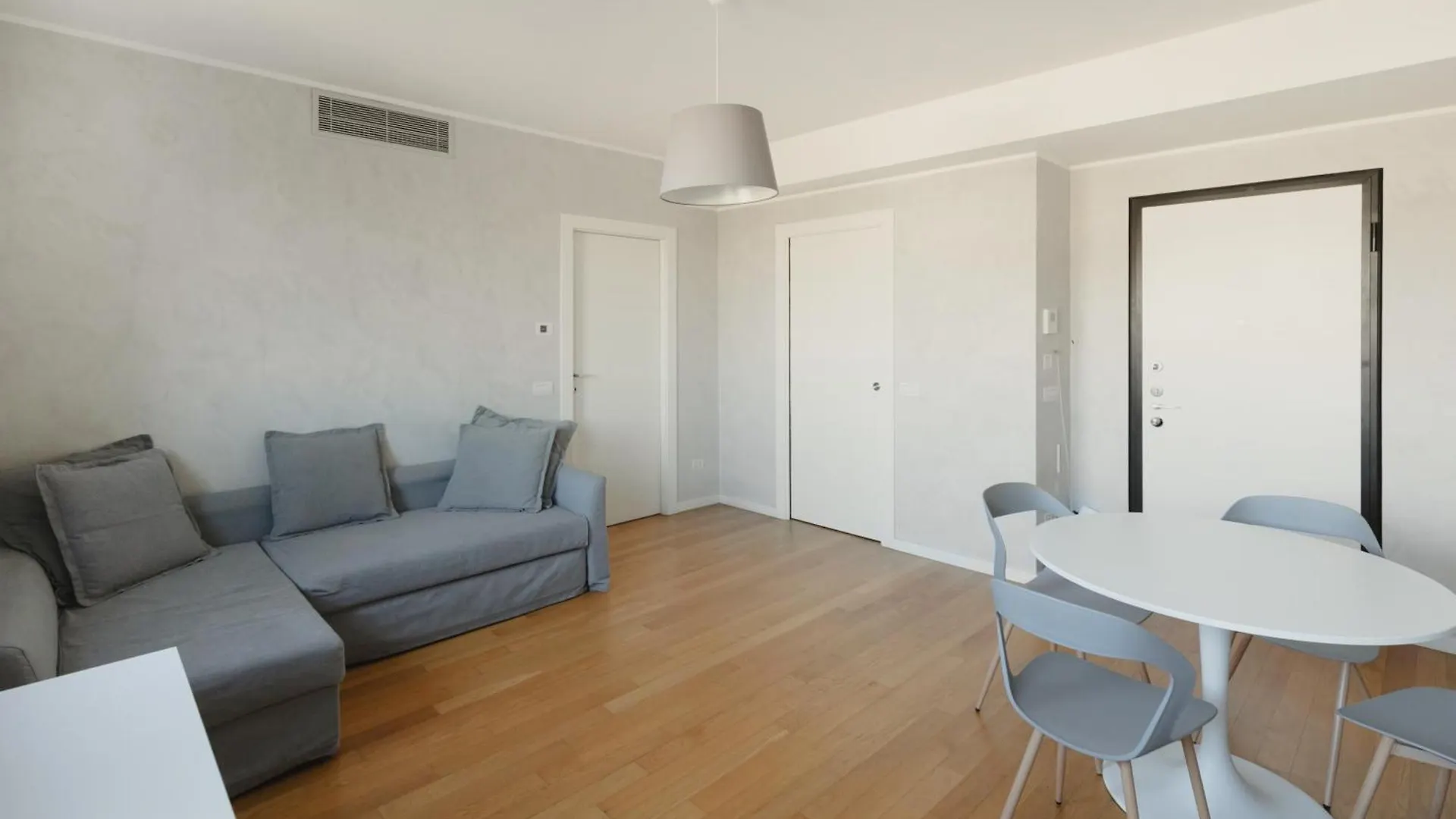 Gohost - Modern Apartments With Private Terrace Near Duomo 0*, 밀라노 이탈리아