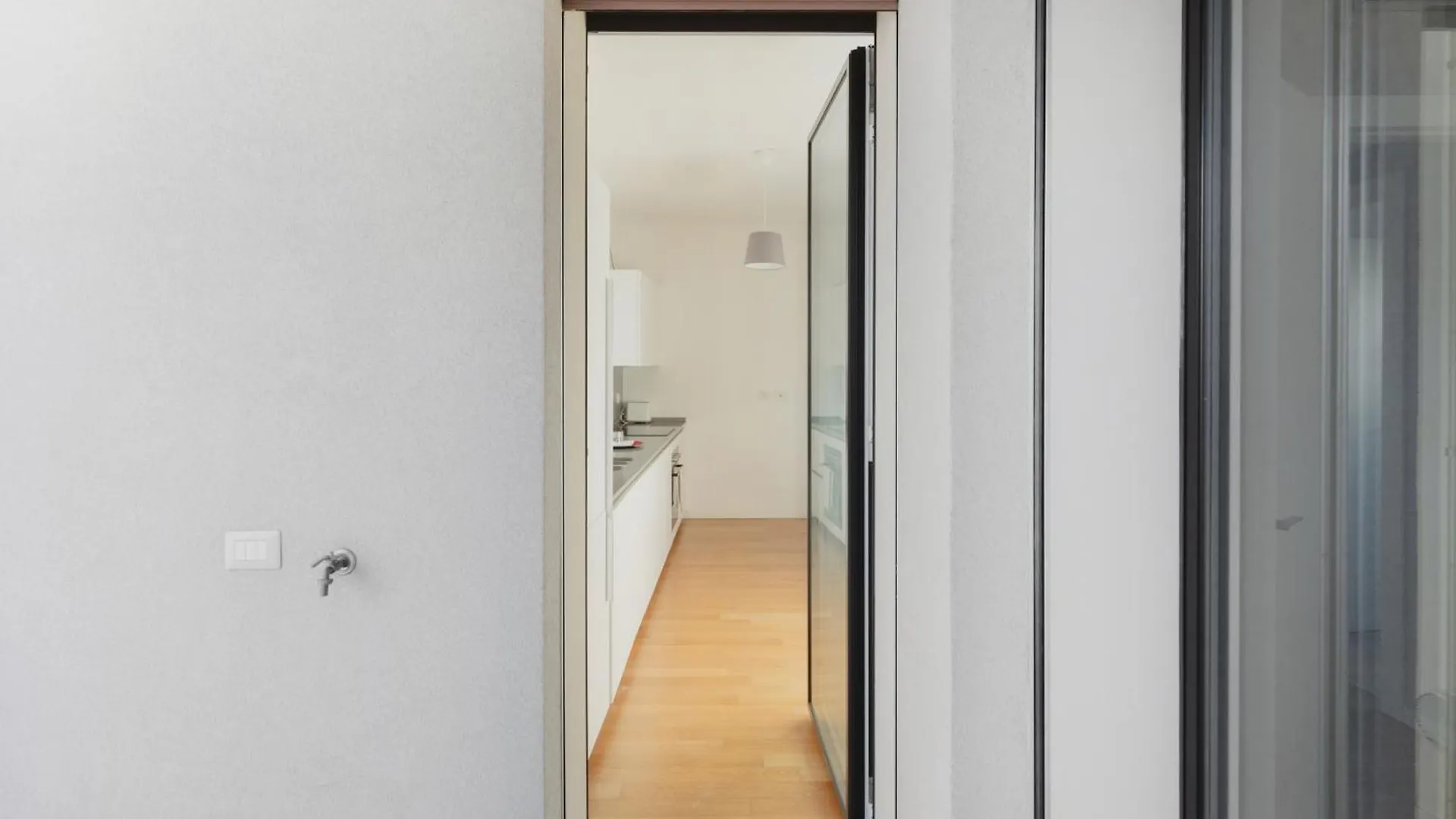 Gohost - Modern Apartments With Private Terrace Near Duomo  밀라노