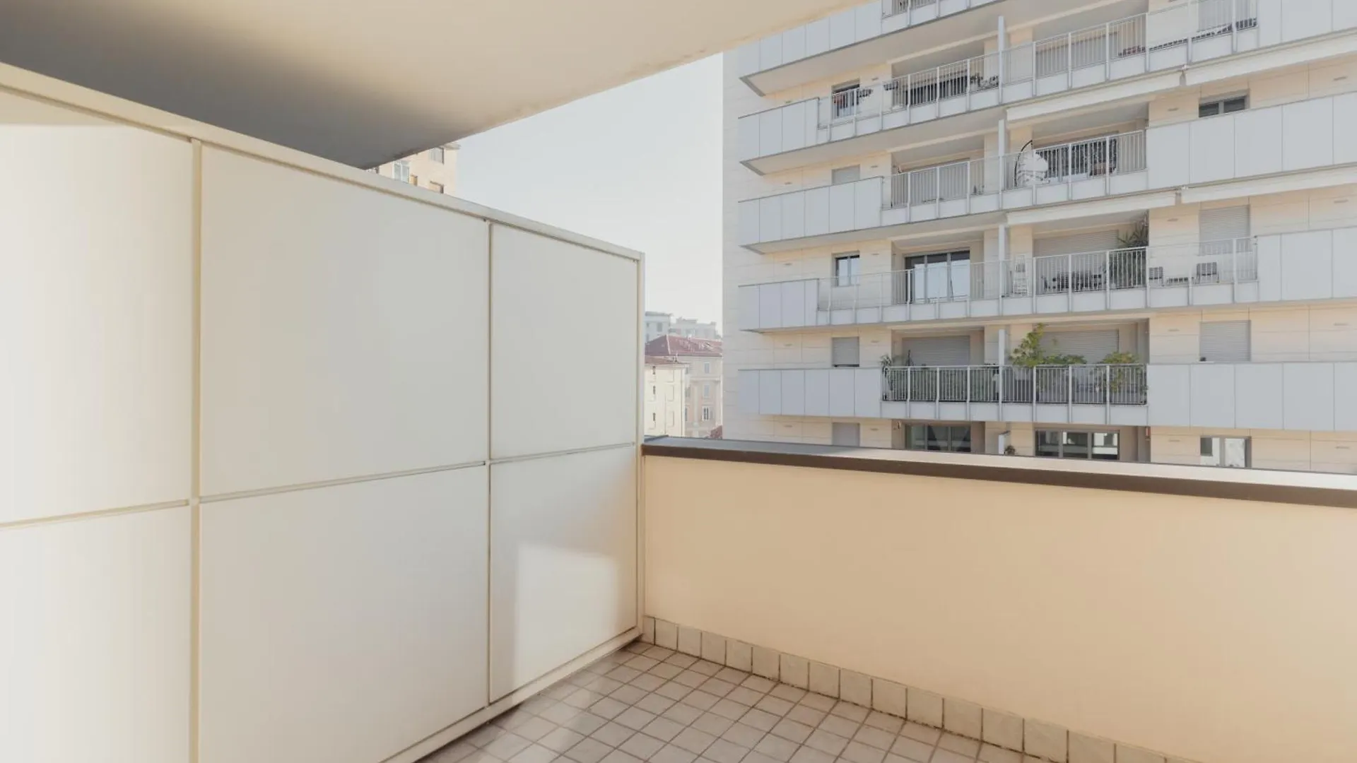 Gohost - Modern Apartments With Private Terrace Near Duomo 0*, 밀라노