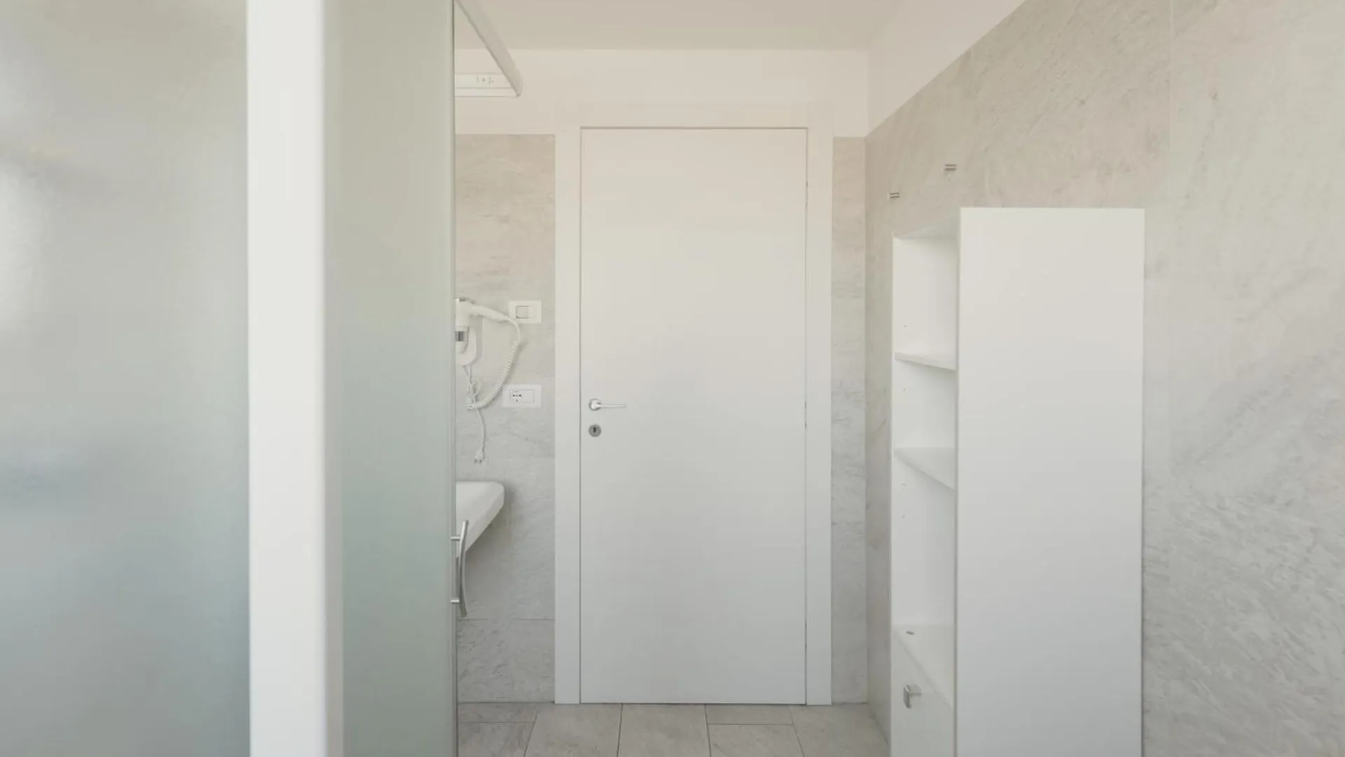 Gohost - Modern Apartments With Private Terrace Near Duomo 밀라노