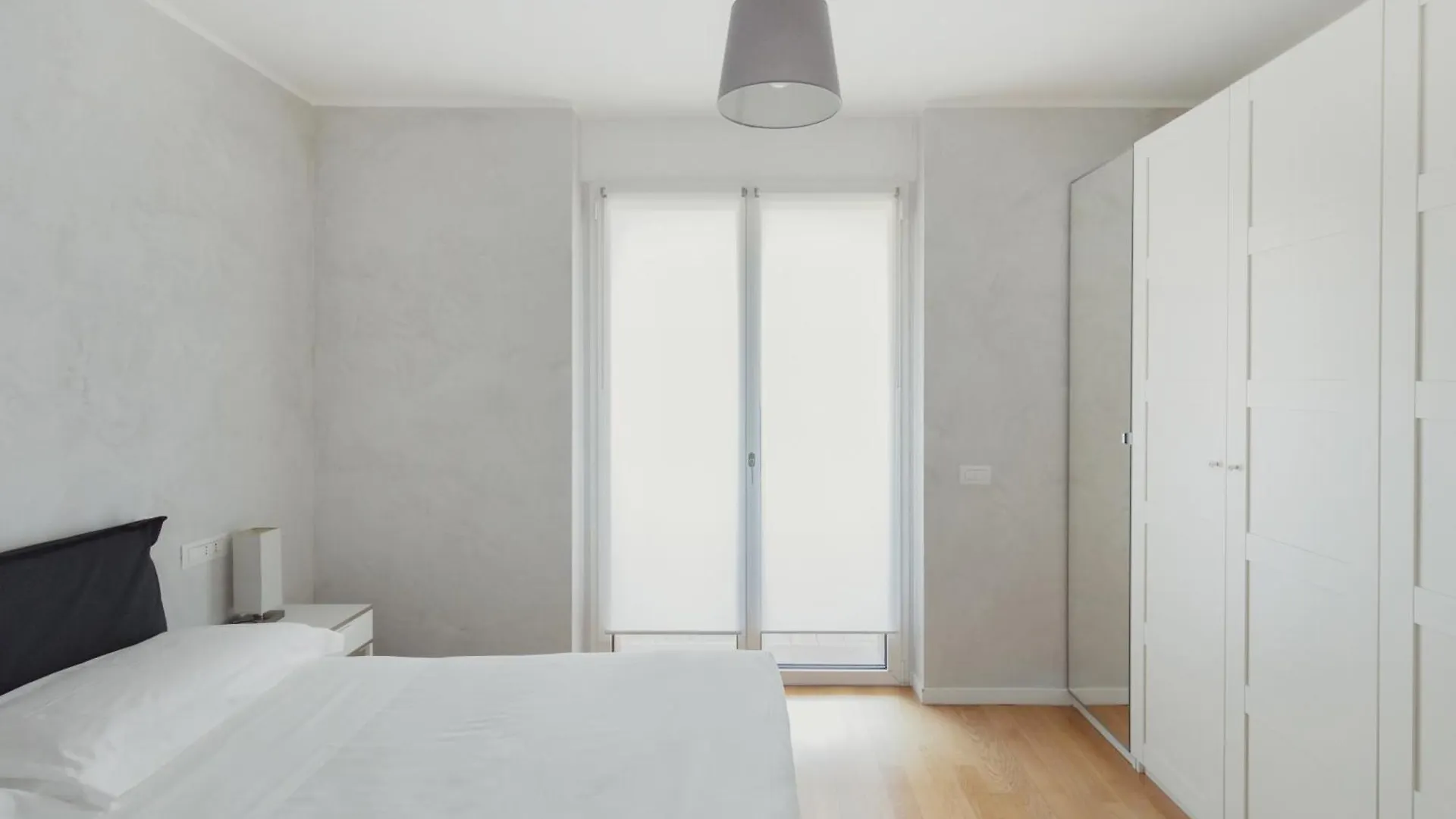 Gohost - Modern Apartments With Private Terrace Near Duomo  밀라노
