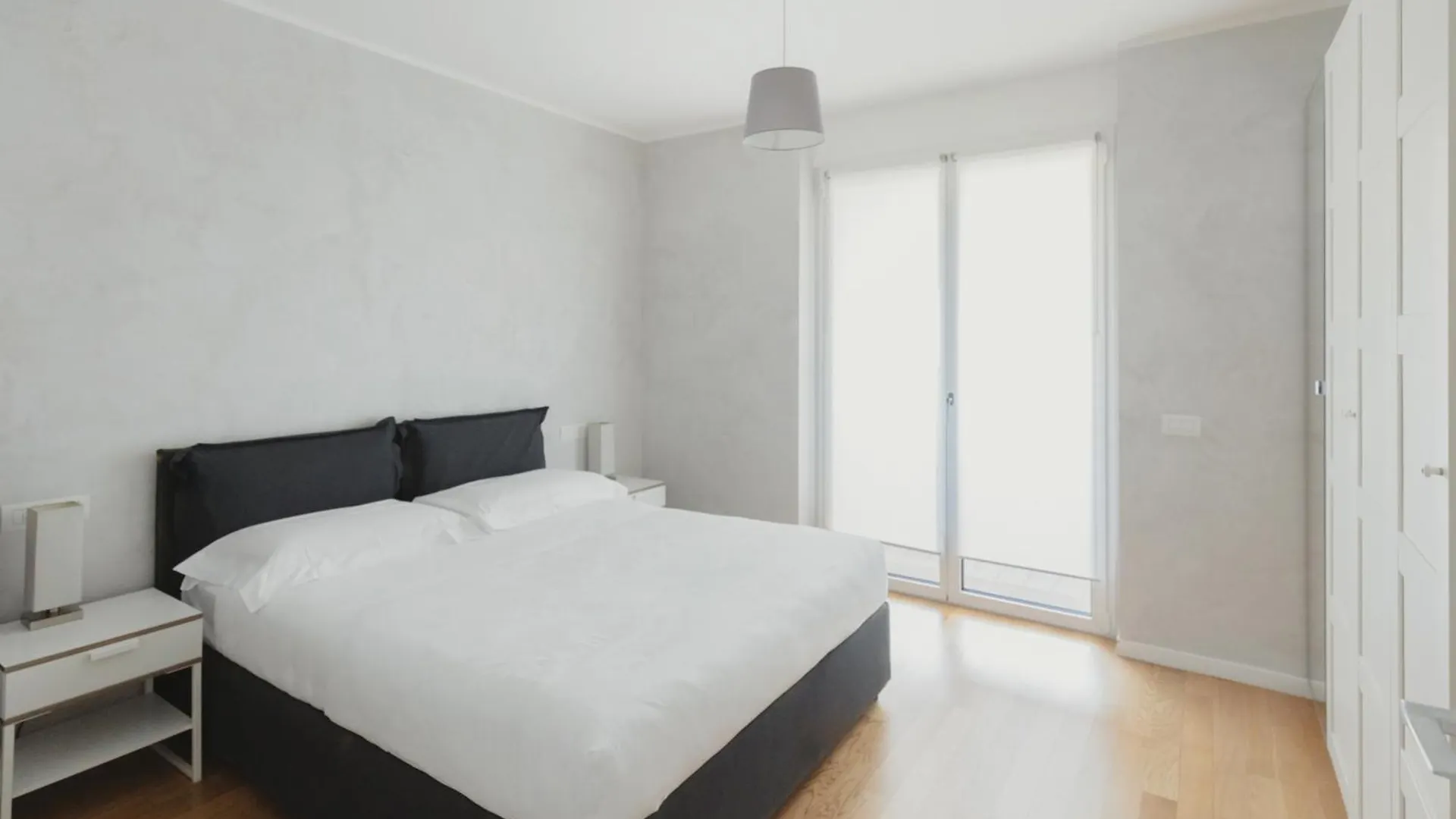 Gohost - Modern Apartments With Private Terrace Near Duomo 0*, 밀라노 이탈리아