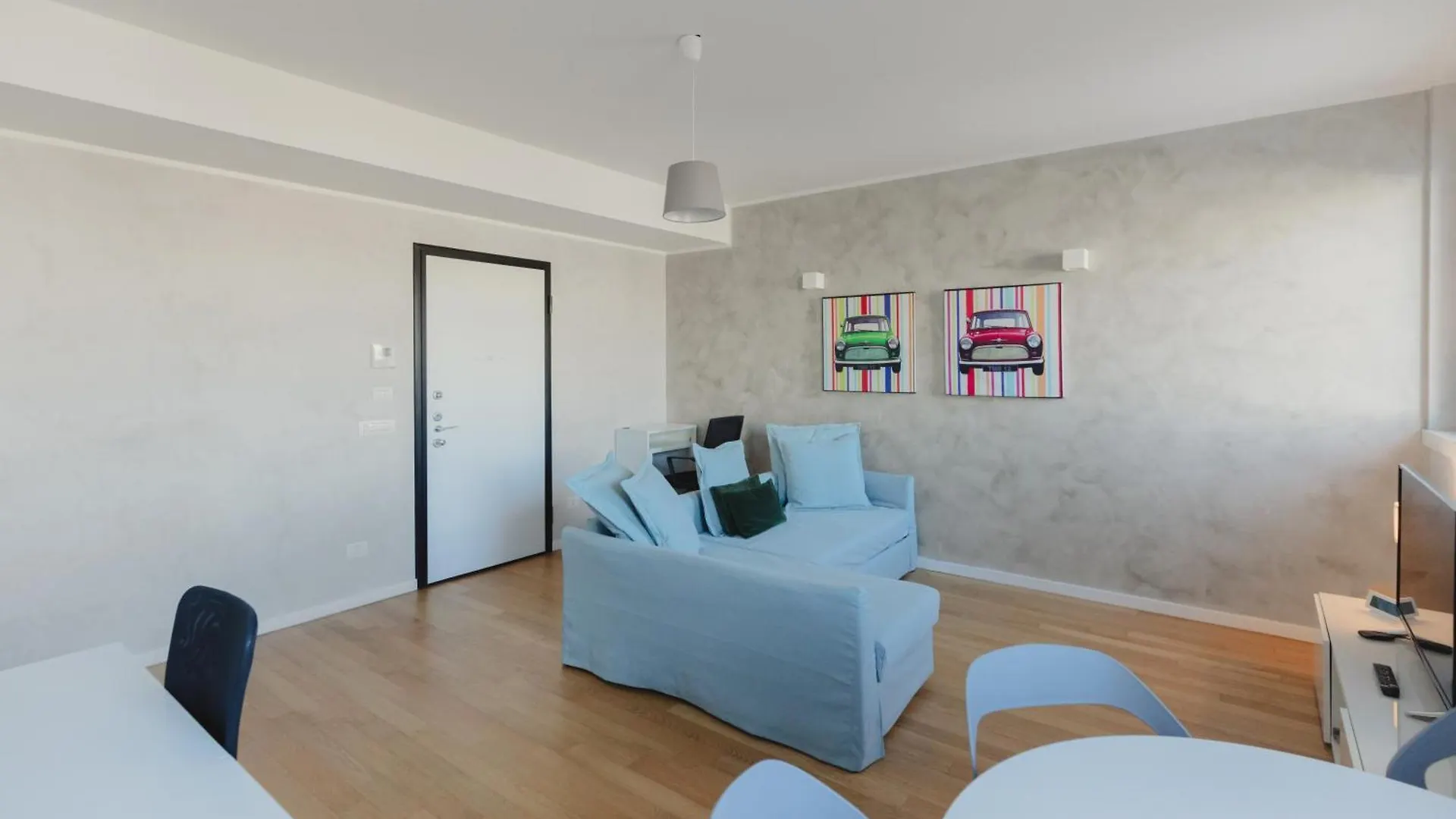 Gohost - Modern Apartments With Private Terrace Near Duomo 0*, 밀라노