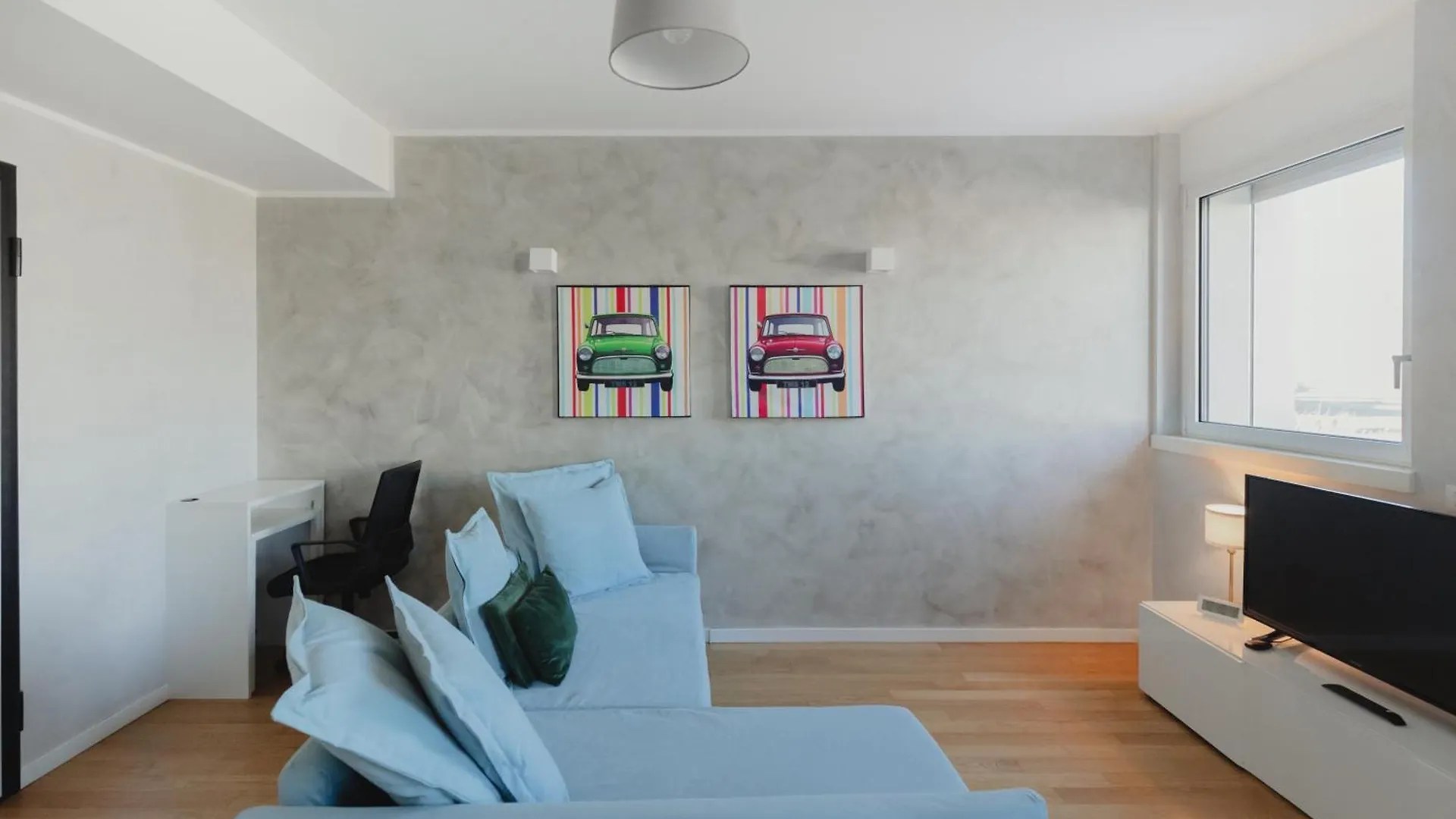 Gohost - Modern Apartments With Private Terrace Near Duomo 이탈리아